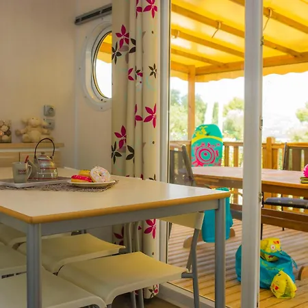 Camping Les Dauphins
